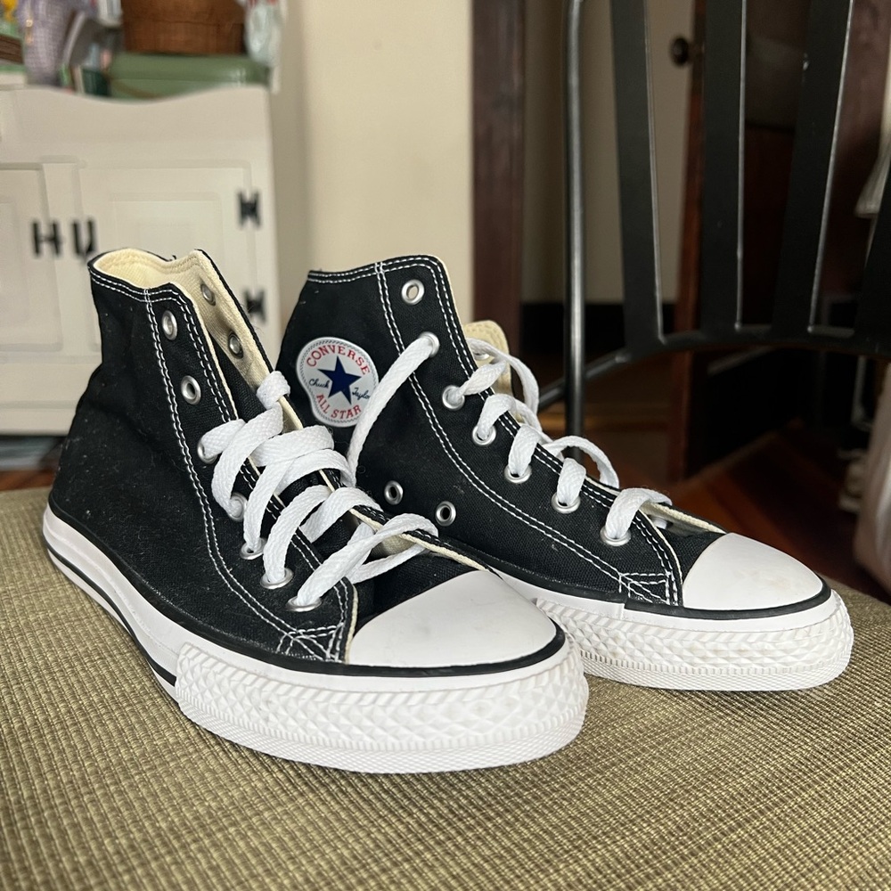 Converse Kids Black High-Tops Size 3 Youth